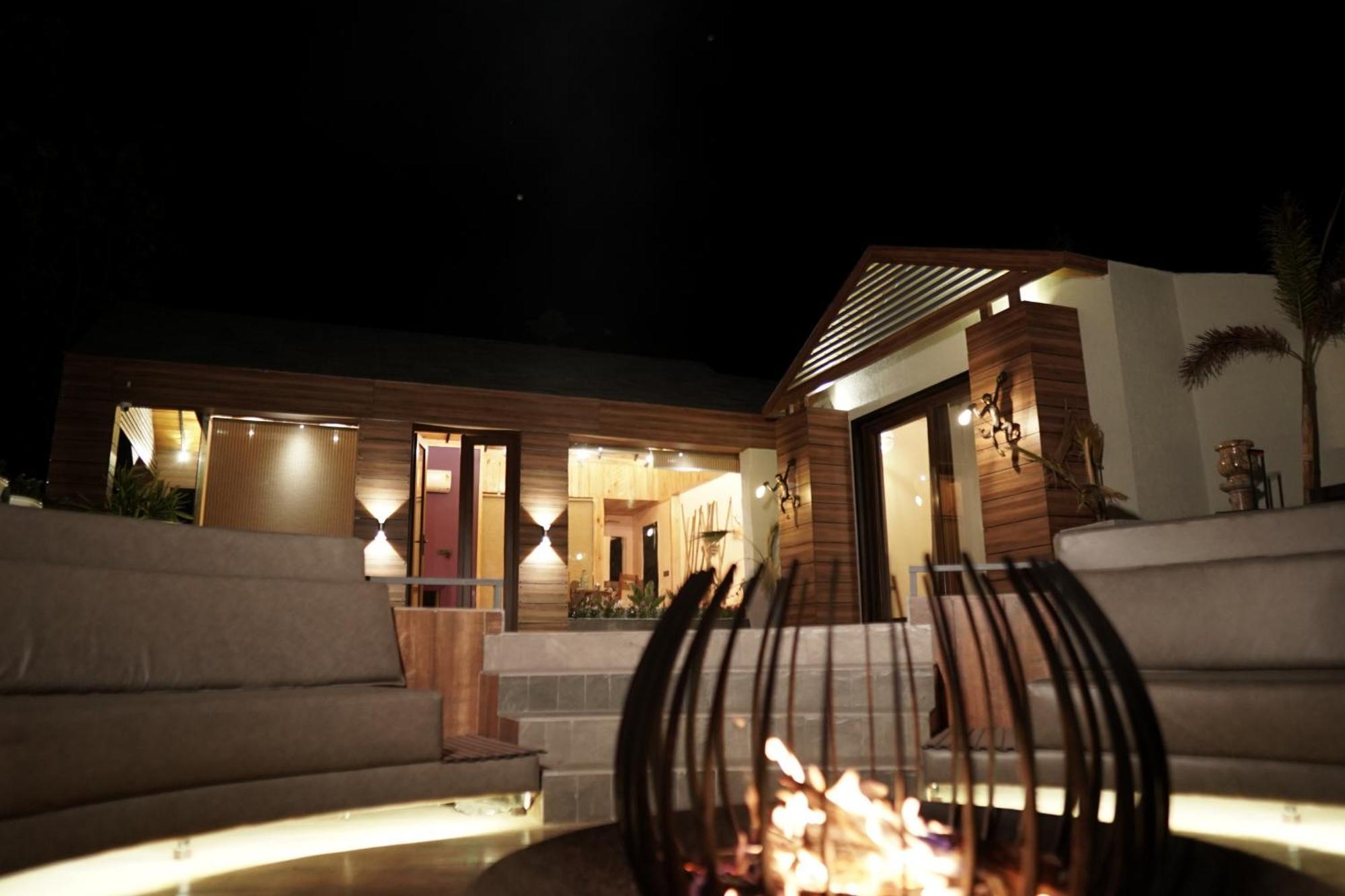Whispering Pines Villa Bhīm Tāl Exteriör bild